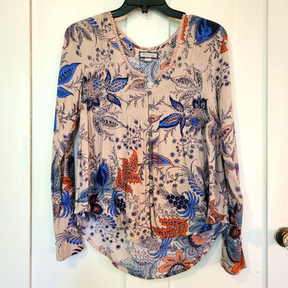 Ethereal long sleeved bell sleeved blouse